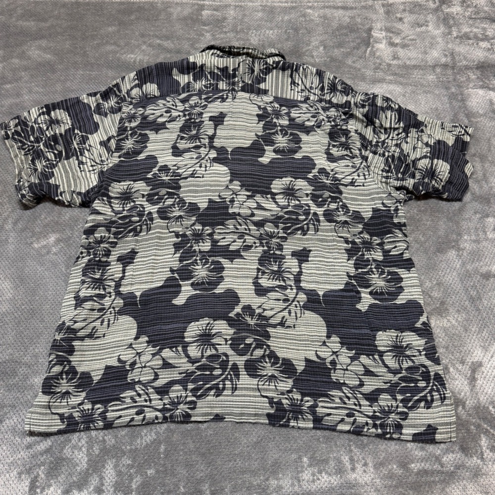 Tommy Bahama Mens XXL Silk Floral Camp Shirt Grey Black Tropical Short Sleeve - Picture 3 of 9